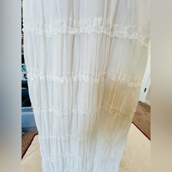Lush Off-White Mixed Media Frill Skirt Dress. Size: L - Picture 5 of 5